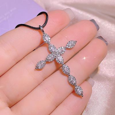 Collier Croix Plaqué Argent Incrusté Zircon Simple Mode Tendance Chaîne Pendentif