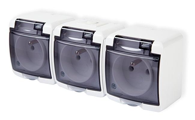 Karlik Junior white - triple surface-mounted socket IP54 - GHE-3d