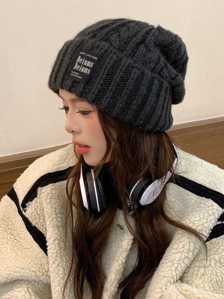 Knitted Hat Style With Letter Decor And Big Head Circumference For Casual Wear