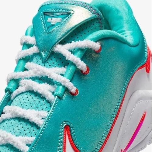 Nike LeBron 22 "Christmas" HV5147-600 Men's Size