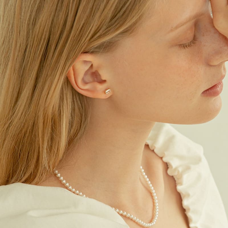 LUNNE 14k Baguette Cubic Piercing (14k Gold) #L21