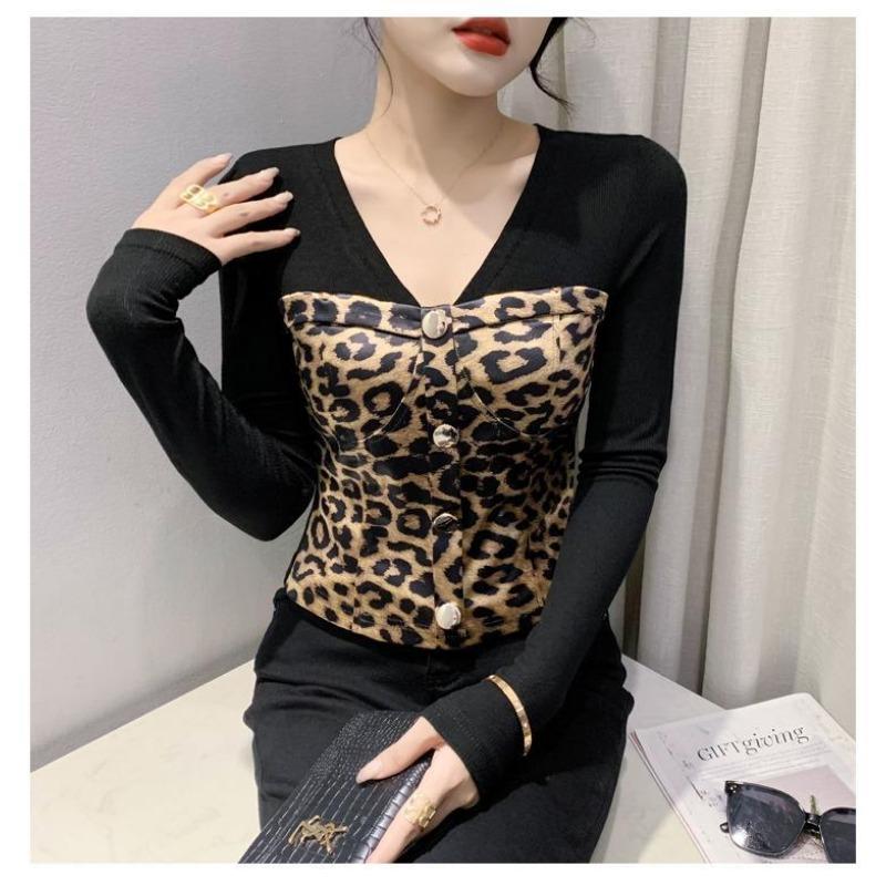 

V-neck Leopard Print T-shirt Women s Long-sleeved Temperament Fashion Top PU Splicing Fake Two-piece Bottoming Shirt Autumn S синій