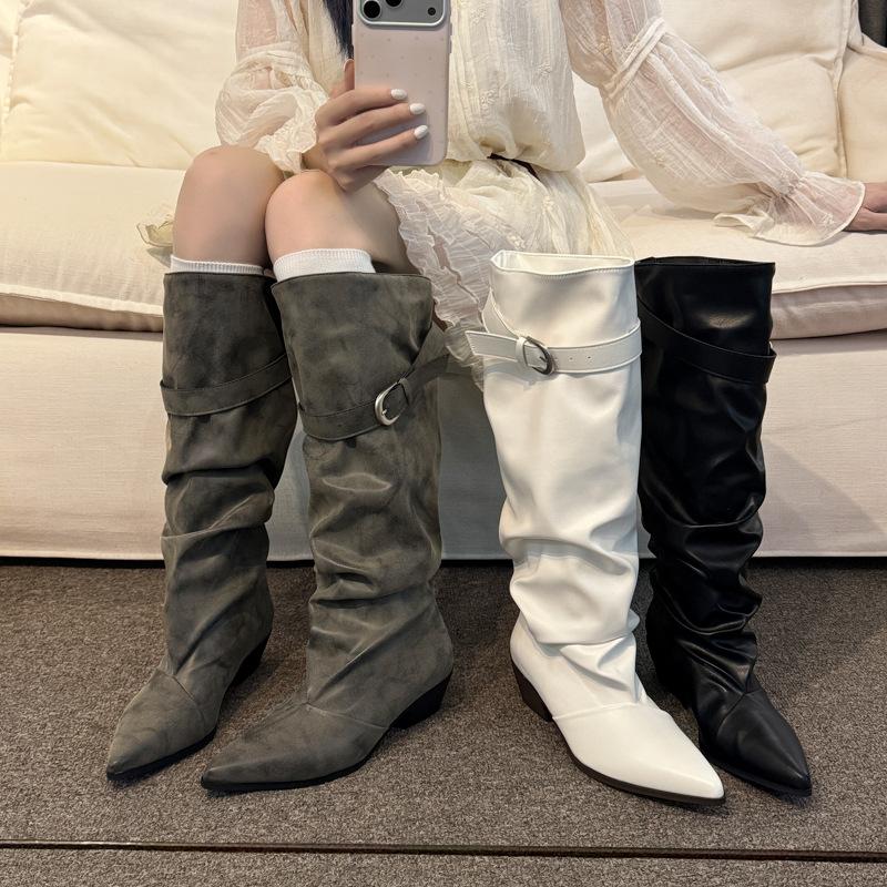 Spitze Gürtelschnalle Stapelstiefel Hohe Stiefel Ritterstiefel Herbst und Winter Gefaltete Skinny Boots Design-Stiefel