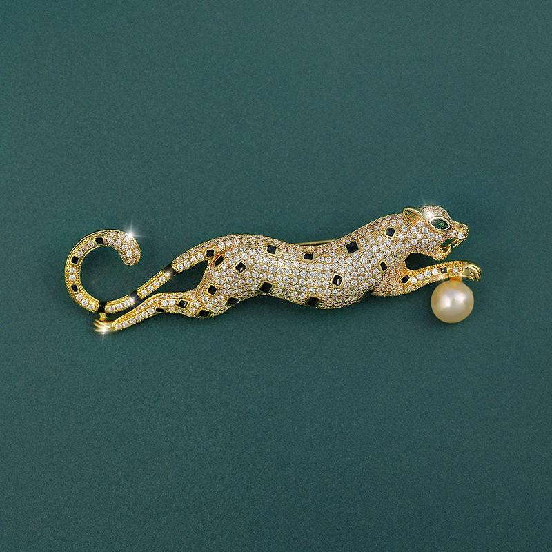 Western Liang Leopard Brooch: Zircon & Freshwater Pearl Pin