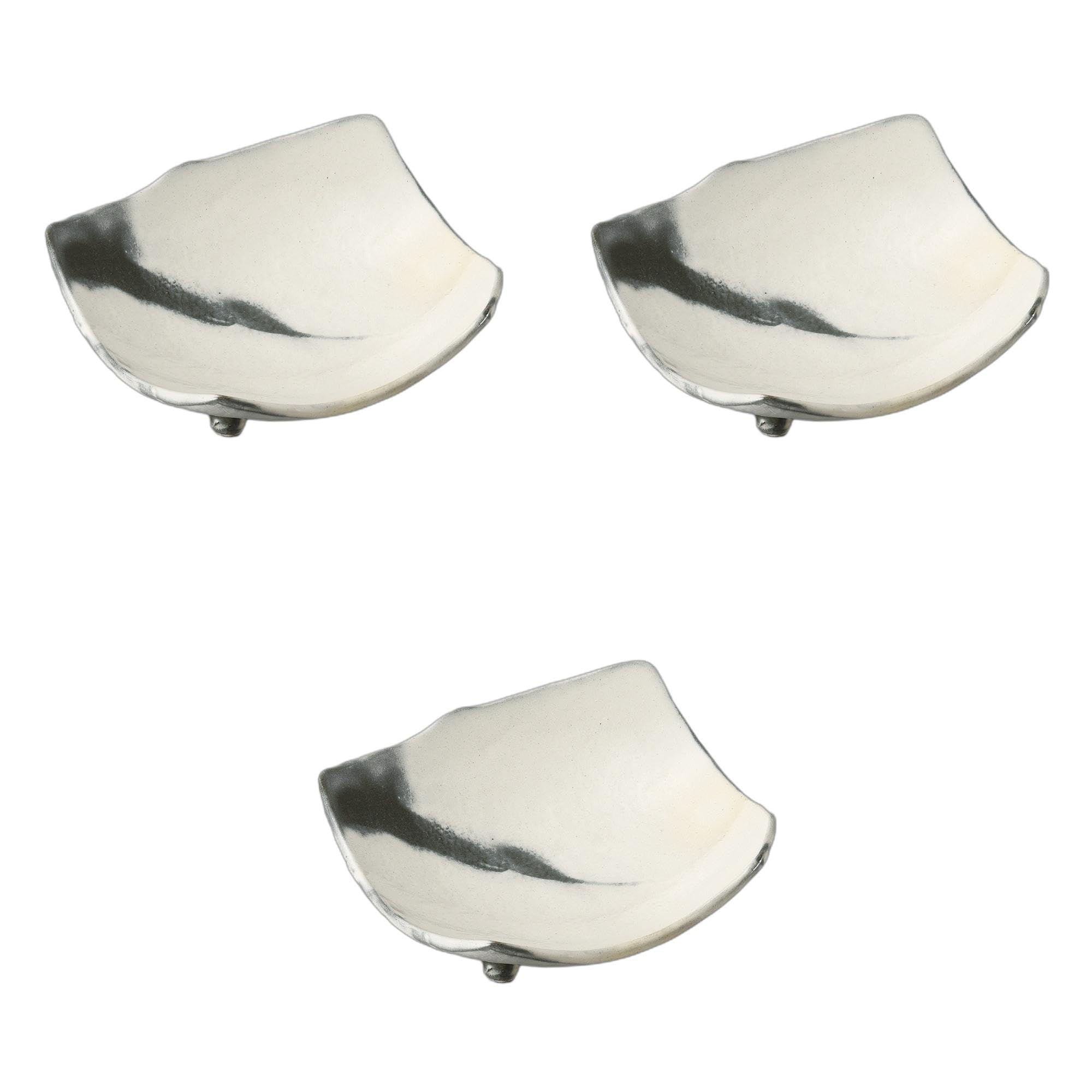 

Набор из 3 белых градиентных квадратных тарелок x 16 x Керамические квадратные тарелки от Setomonohonpo Трехногие [16.5 5см]