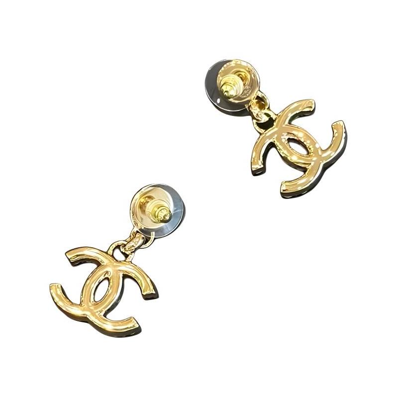 CHANEL [24A New Product] Double C Inlaid Metal Earrings Women's Gold