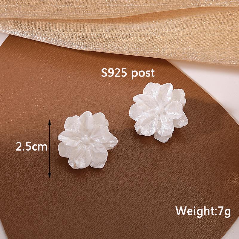 

New Korean Fashion Dangle Earrings for Women White Flower Drop Earrings pendientes New Year Gift Fashion Ear Zircon aretes
