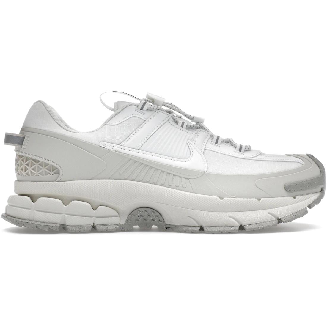 

Кроссовки Nike Zoom Vomero Roam Summit White Light Bone Light Iron Ore(HV5951-100) 40
