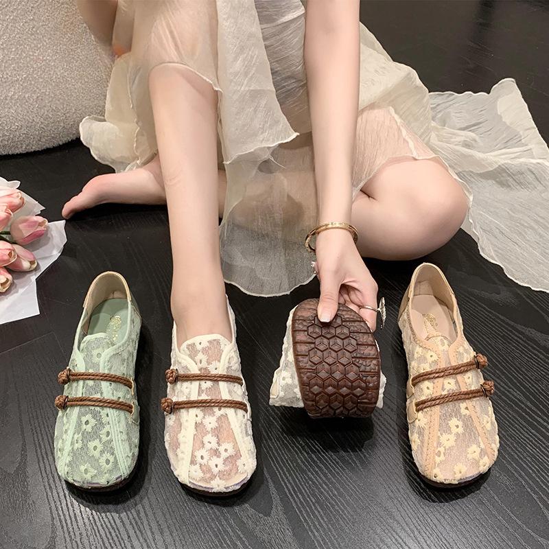 Fashion Women Shoes 2025 Summer New Mesh Hollow Vintage Lightweight Casual Shoes Women Flats Comfort Non Slip Soft Sole Mothers Shoes