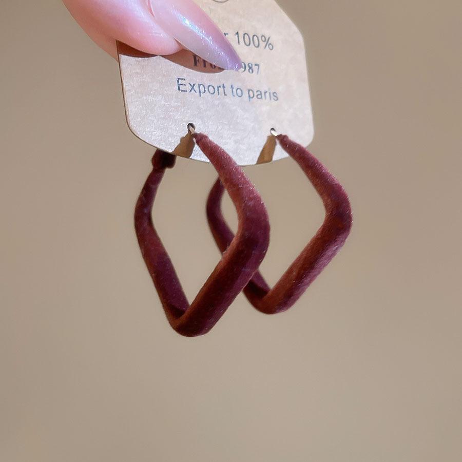 

Silver needle flocked square rhombus pendant earrings Korean earrings earrings autumn and winter new earrings women