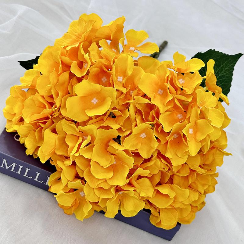 Elegantes künstliches Hortensienkugel-Ornament mit Frühlingsfarben für Heimdekoration und Hochzeitsgestecke