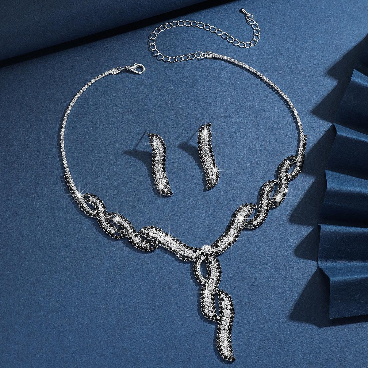 

2025 New Design Two-Piece Set Geometric Rhinestone Necklace Earrings Set Women s Dinner Accessories Suitable For Bridal