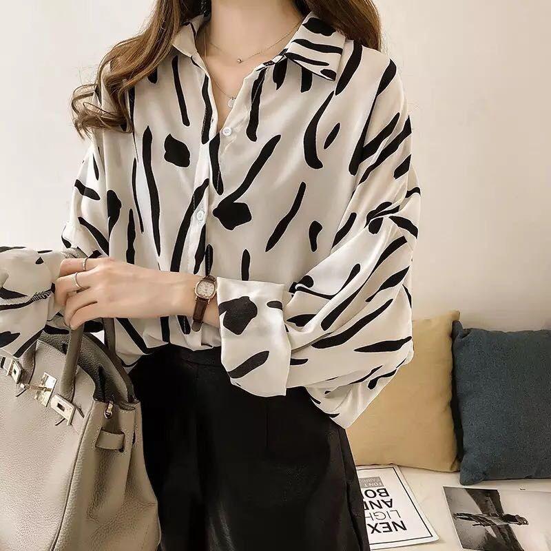 Women's Plus Size Korean Style Graffiti Print Long Sleeve Blouse