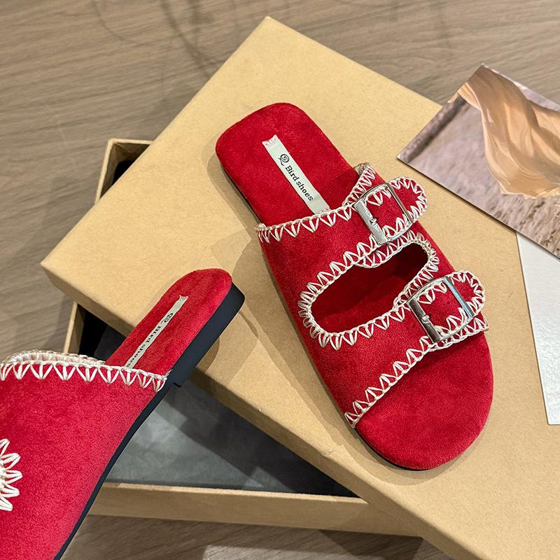 Beautiful Flat Sandals for Women To Wear In Summer 2025 New High-end Beach Flip-flops Sandals