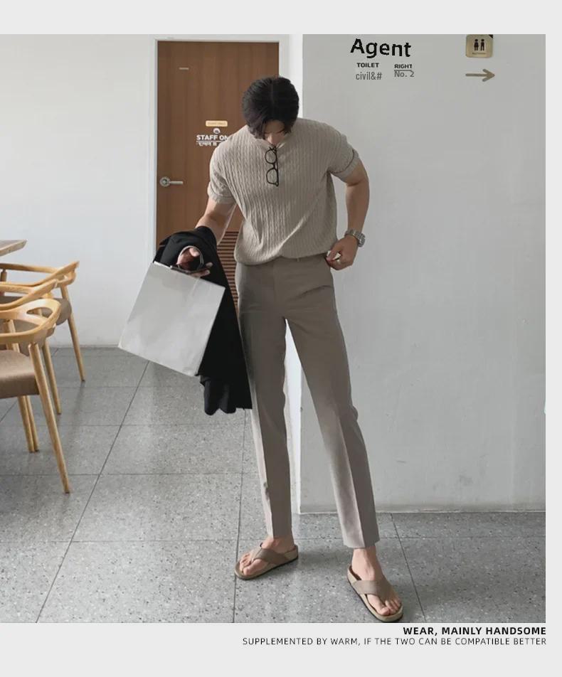 Men's Slim Fit Short Sleeve Knit Sweater - Solid Color, Round Neck, Vertical Stripes, Trendy and Versatile.