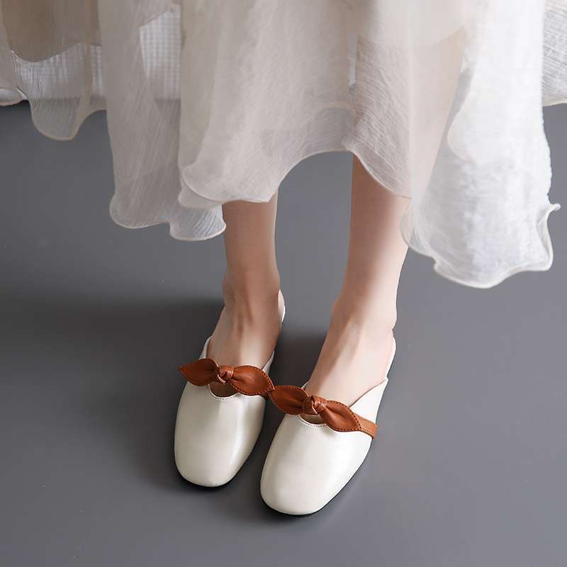 In the Summer of 2025, the New Heelless Lazy Fairy Style with Skirt Bag Head and Half Slippers Female Flat Bottom Outer Wear