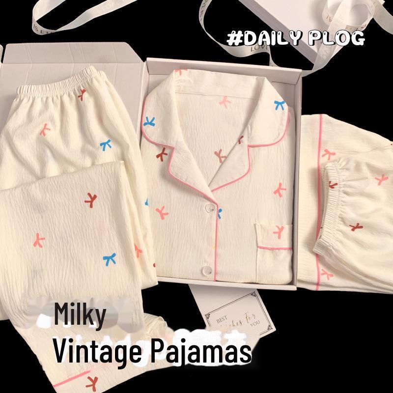 Sommerlicher Pyjama aus Baumwolle mit Blumenmuster: Dreiteiliges Kurzarm-Set im japanischen Stil für Damen – süße Homewear im Stil der Internet-Prominenten.