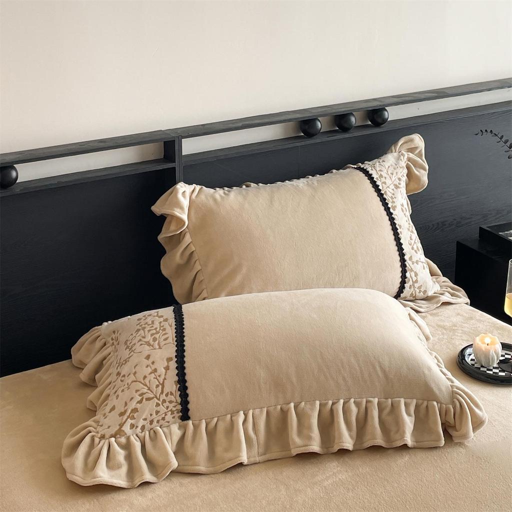 Ultra-Thick Warm Autumn/Winter Velvet Carved 4-Piece Bedding Set - Class A, Anti-Static, Ideal for Mother and Baby.