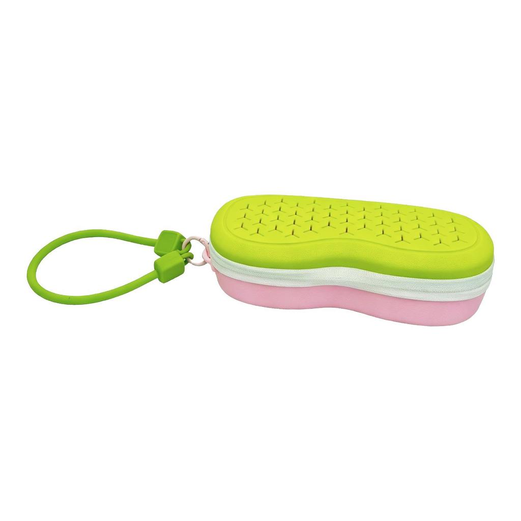 Portable Silicone Goggle Case with Double-Sided Ventilation Holes and Spacious Capacity, Featuring a Fashionable Handle.