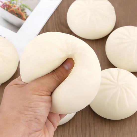 Steamed Bun Squeeze Toy Large Stress Relief Toy Slow Rebound Memory Foam Realistic Bun Shape Cute Desk Toy with Detachable Mini Steamer