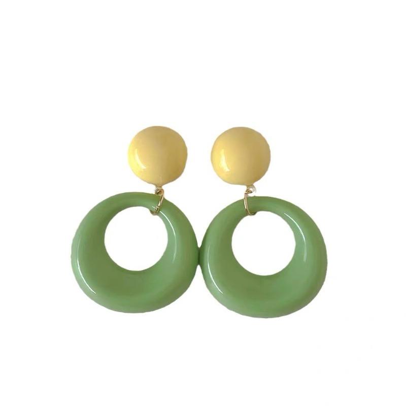 Summer Color-blocked Circle Earrings - A Unique Design Featuring Round Earrings with Exaggerated Accents. 1 pair зелёный