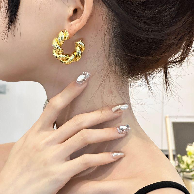 

Fashion Metal Thick Ring Niche Design Net Red Female Cable Stitch A Gold