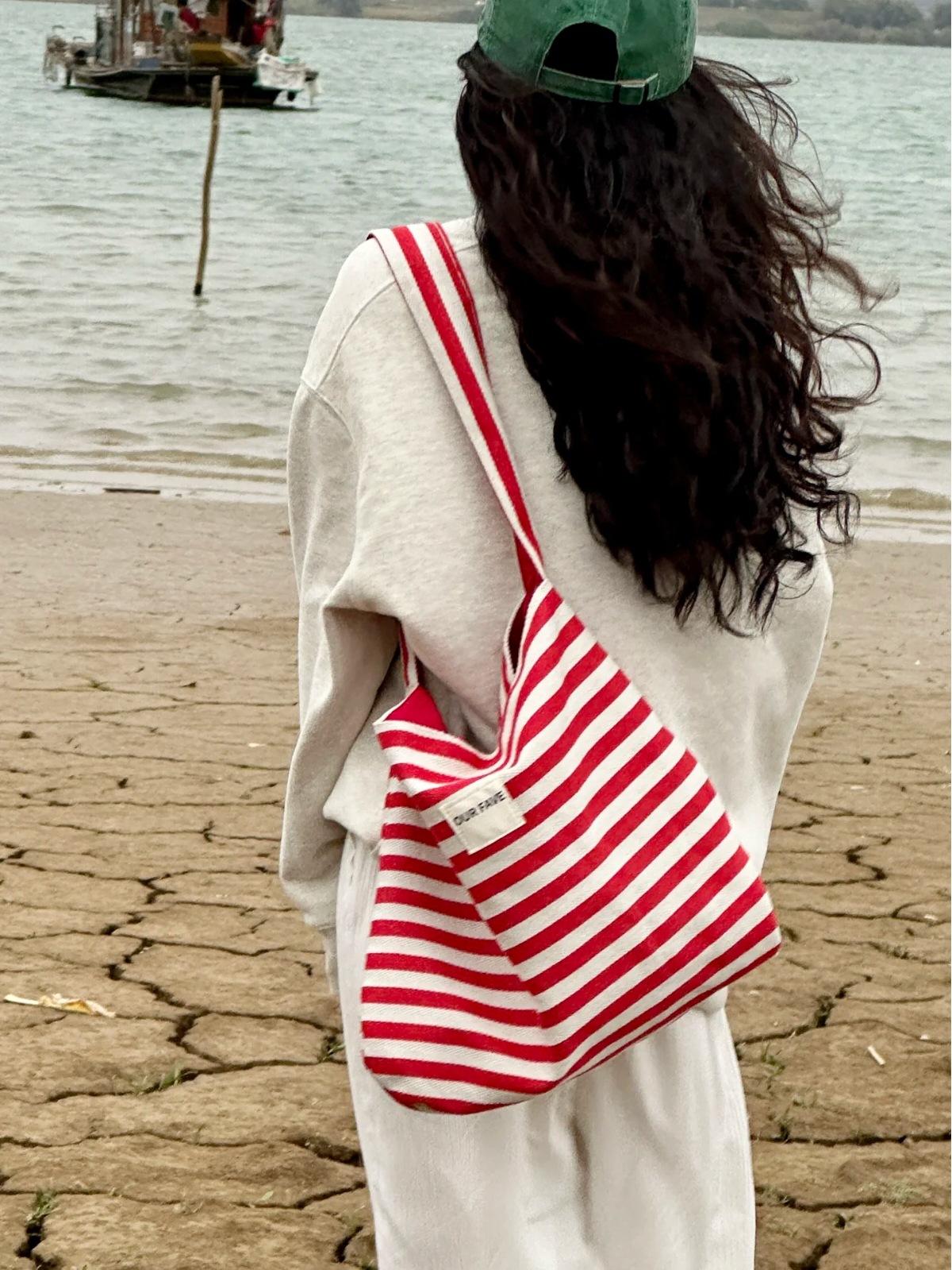 

Весенне-летняя повседневная полосатая парусиновая сумка женская 2025 новая большая вместительная сумка-тоут для поездок на работу двусторонняя на плечо сумка-мессенджер красный