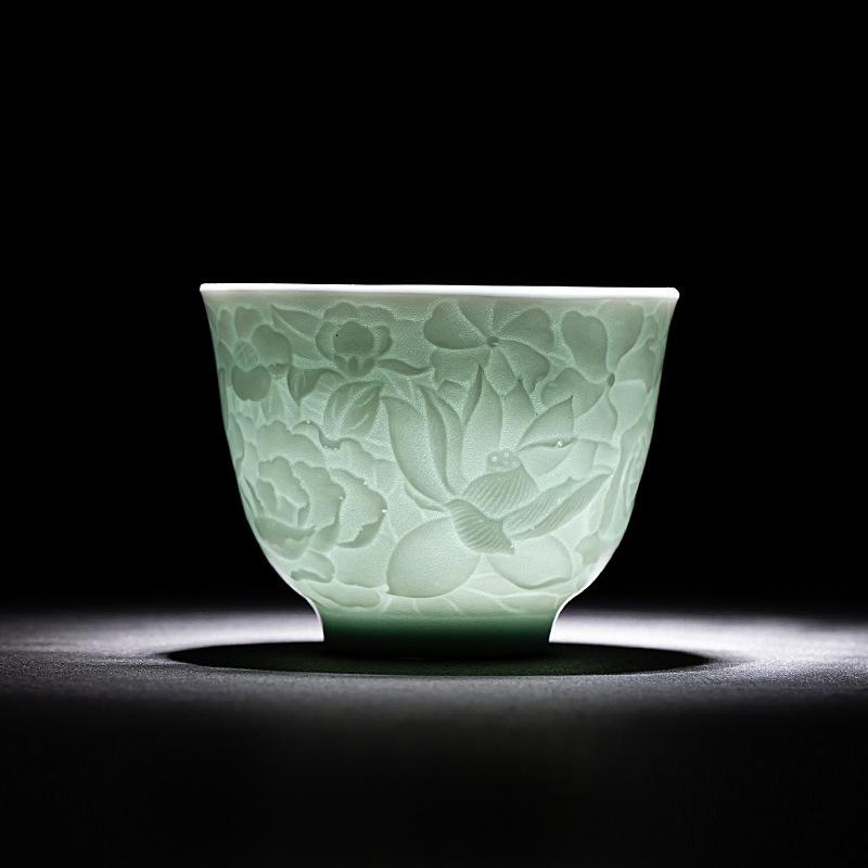 

Blue and white porcelain Sancai cover bowl Kung Fu tea set Chinese household light luxury high-end tea cup gift box
