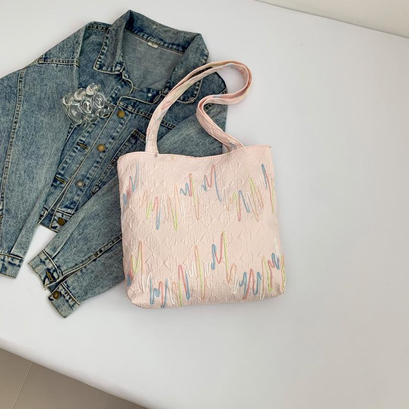 Personalized fashion casual trend armpit bag 2025 new foreign style commuting large capacity shoulder portable tote bag