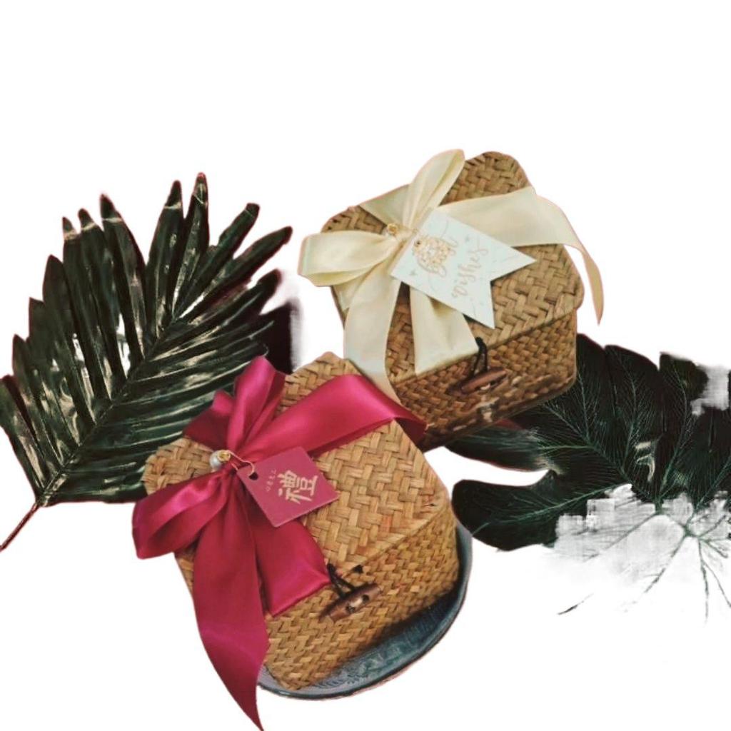 Creative Rattan Woven Wedding & Bridesmaid Souvenir Gift Box