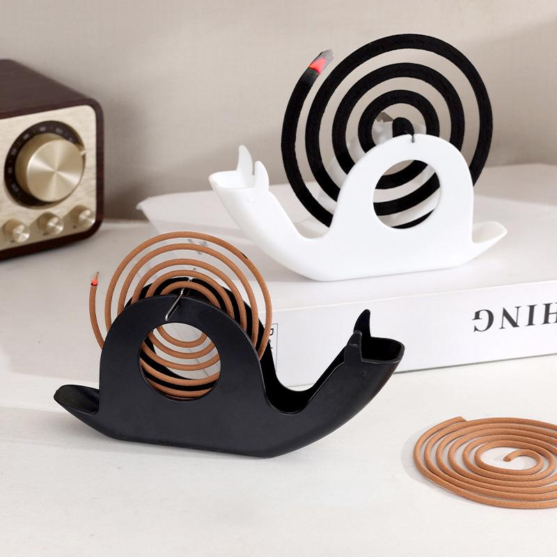 1Pc Receiving Ash Tray Personality Household Items Practical Plastics Cartoon Mosquito Coil Holder Snail Shaped Pomander