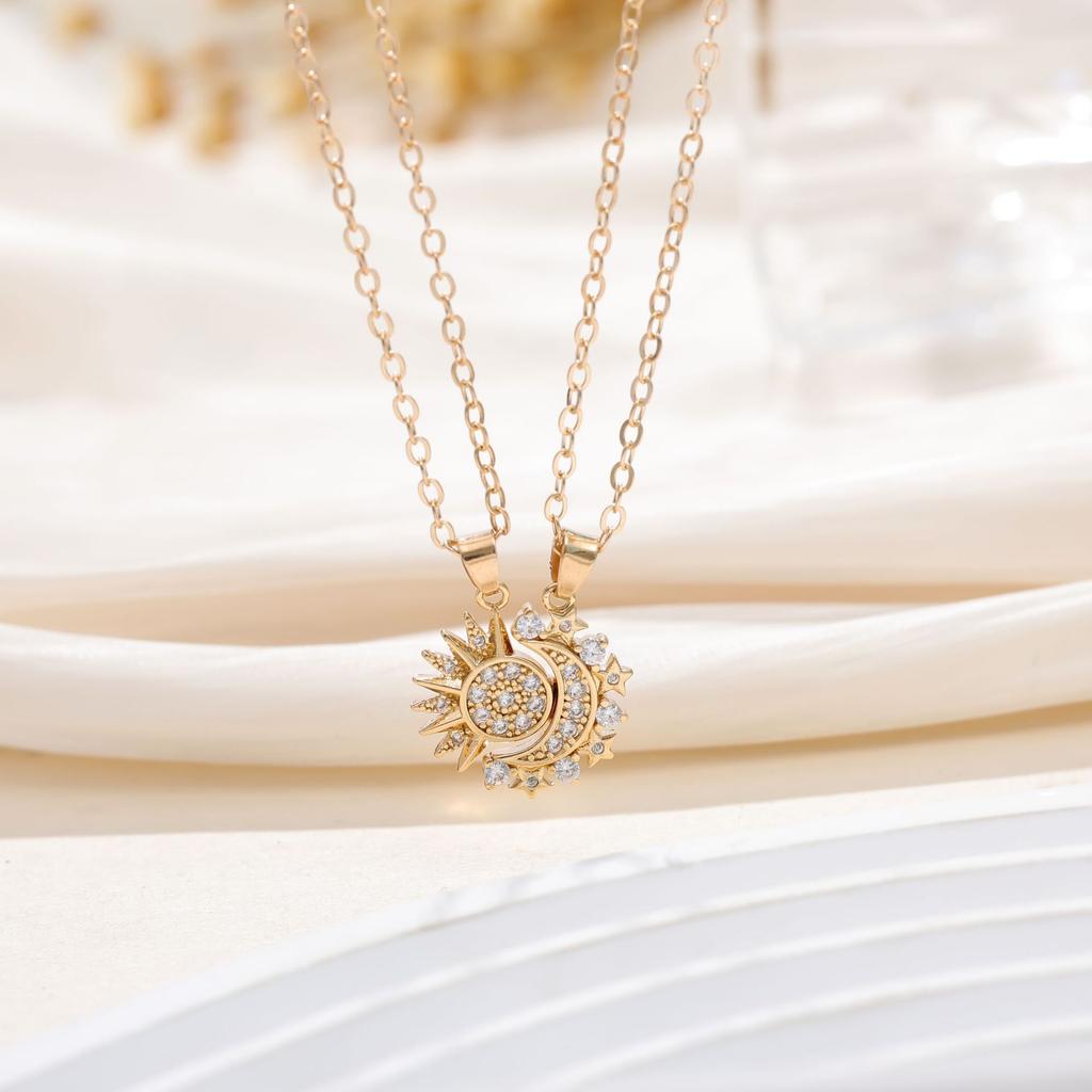 Hot-selling Magnetic Sun Moon Couple Necklace Fashion Versatile Premium Girlfriend Gift