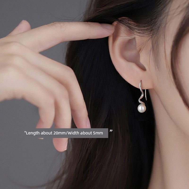 

[Xiangnan] 925 Sterling Silver Pearl Earrings 2025 New Arrival Best Selling Accessible Luxury Ear Studs Niche Style Fancy Female Earrings 925 silver spiral pearl earrings (two price)