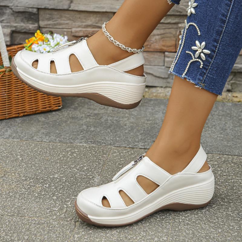 Nové jarní a letní klínkové a vysokopodpatkové sandály