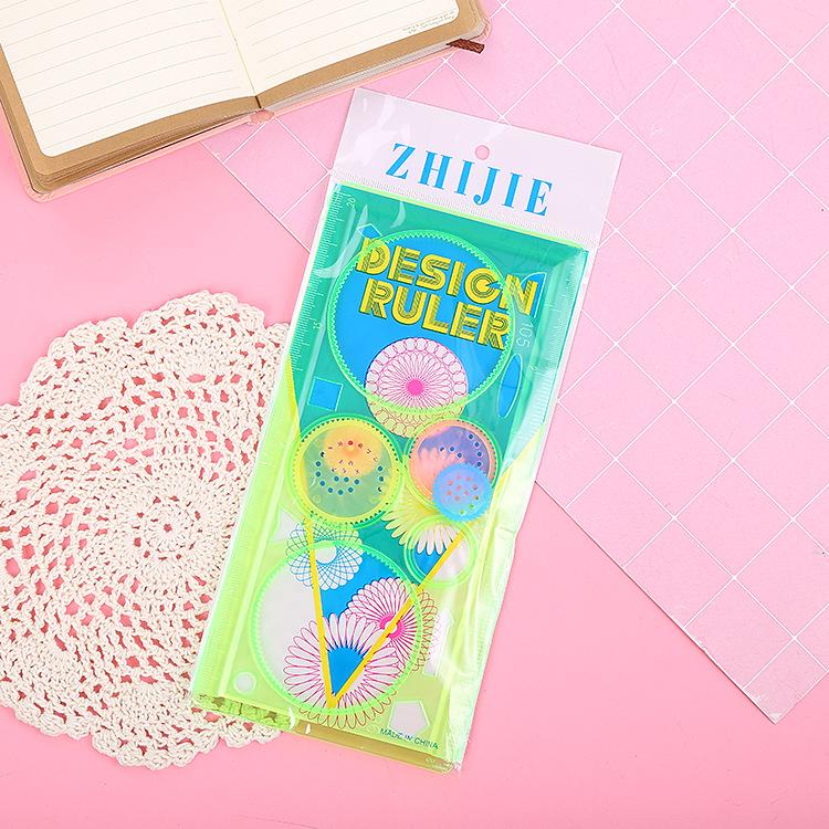 

Детский набор из четырехцветной доски для рисования «Калейдоскоп» и линеек 20cm*10cm