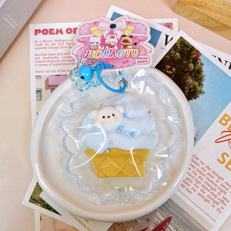 Bear-Themed DIY Silicone Squeeze Toy for Dessert and Ice Cream Making