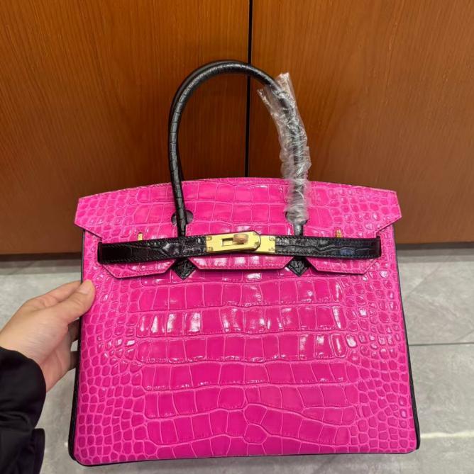 

Новое поступление Натуральная кожа Желтая коровья кожа Нить Коровья кожа Сумка Сумка Женская 2025 Новое поступление Модная Сотня стилей 30 чёрный/красный