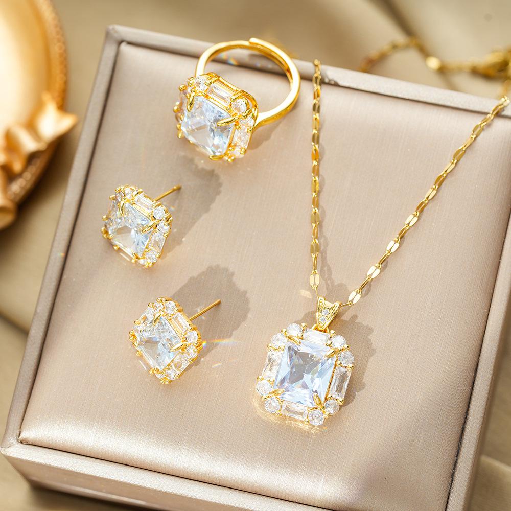 Light Luxury Flower Iris Imitation Red Sapphire Necklace Versatile Fashion Temperament Set for Women