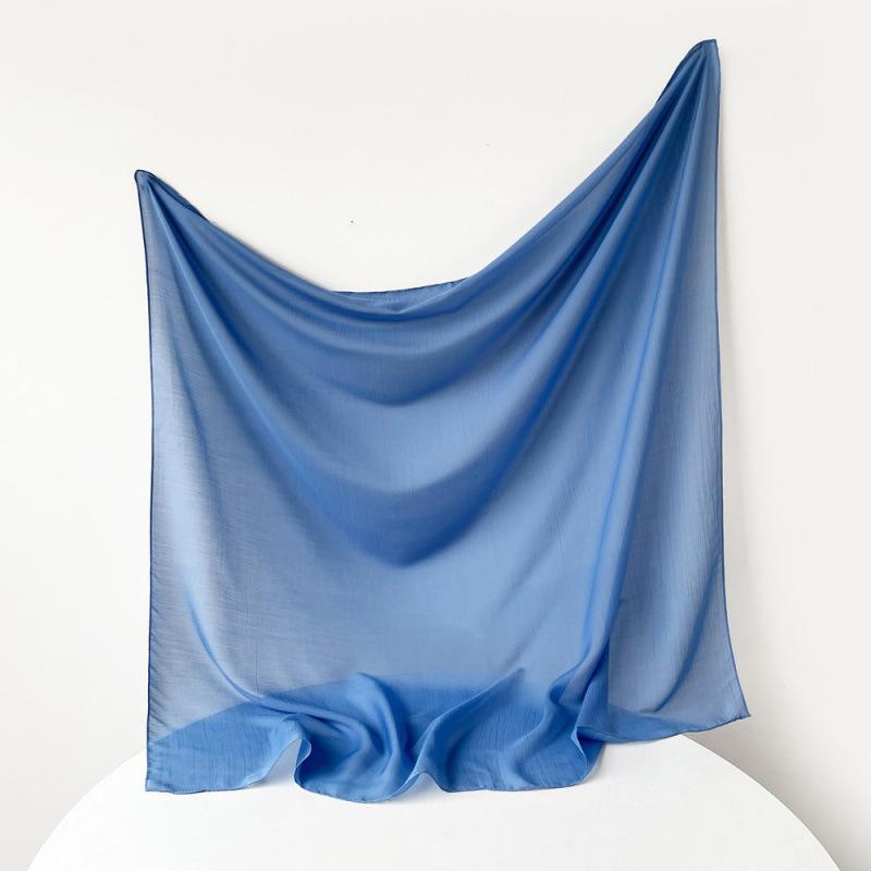 Ensfarvet skjerf Tyrkia Gaskludskjerf Stort firkantet skjerf Vår Nytt Silkeskjerf Europeisk og Amerikansk Hodeskjerf Skjerf