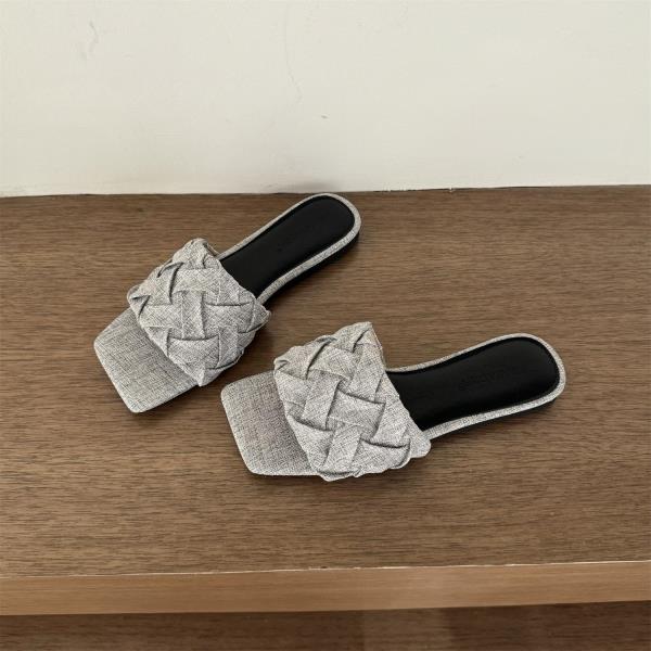 Fashion Shoes Square Toe Rubber Flip Flops Woman's Slippers Slides Hawaiian 2025 Flat Scandals Flat Shoes Female Woman's Slippers Square