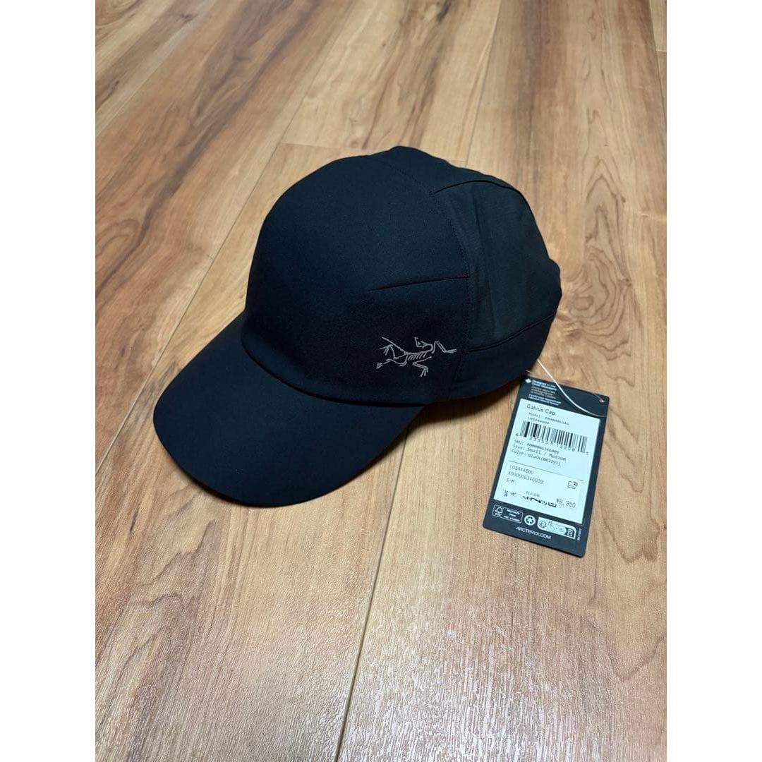 Used ARC TERYX Black Calvus Cap S/M New, unused with tag