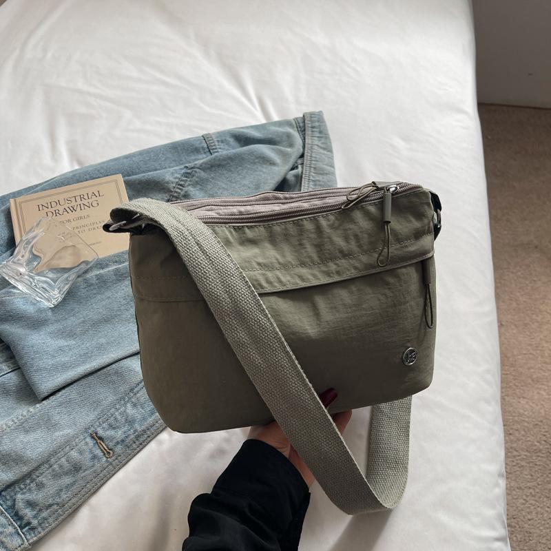 

Crossbody bag women s casual large-capacity shoulder bag commuting versatile nylon women s bag lightweight travel small satchel зелёный