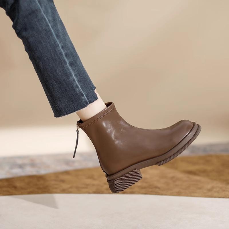 Leather brown short boots women's 2025 new spring and autumn single boots flat bottom super fire advanced Martin boots thin boots