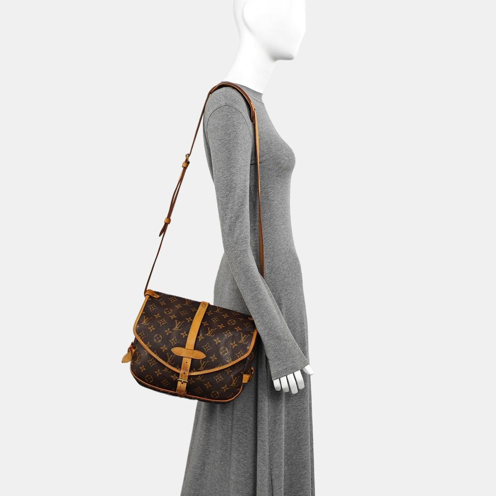 [Pre-Owned] Monogram Saumur 30 Iconic Classic Logo Print Adjustable Shoulder Strap Canvas And Leather Messenger Bag - Fair #1967VAX