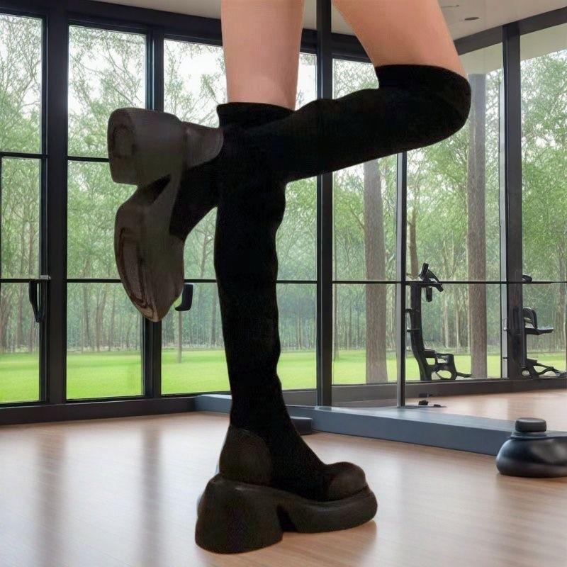 Модні еластичні чоботи Нові облягаючі ботфорти на платформі