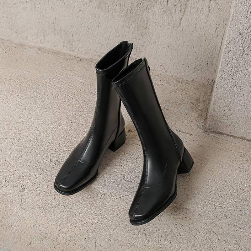 

Korean version of comfortable low-heeled Martin boots women s solid color large size women s boots rear zipper square head autumn and winter s 39
