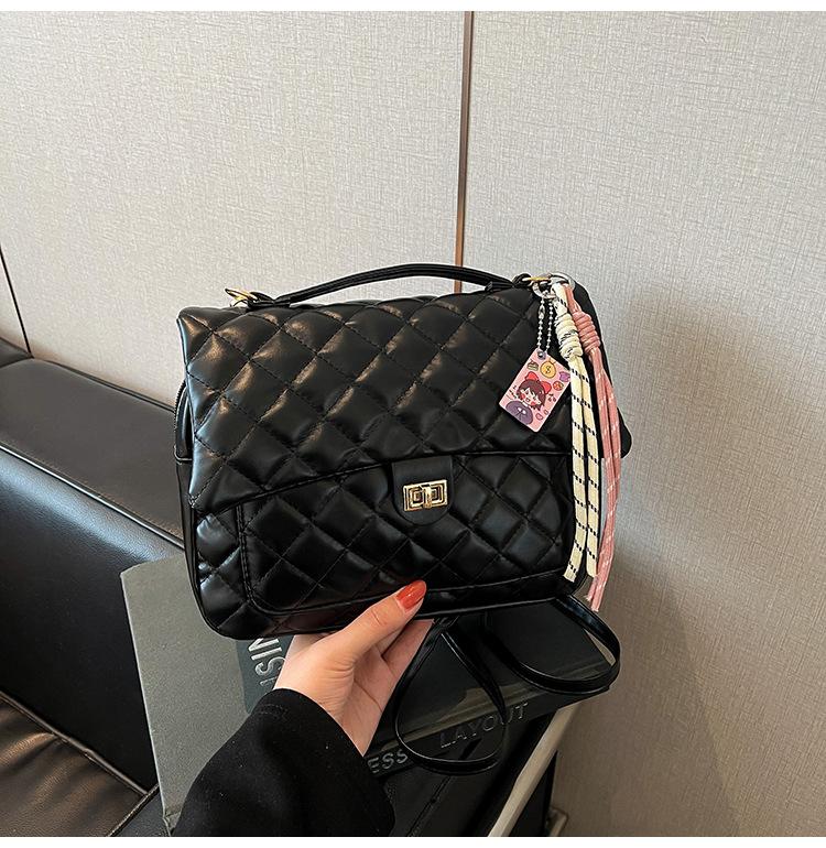 Spring new soft surface casual large capacity classic fashion solid color rhombus embroidery thread tote women's bag