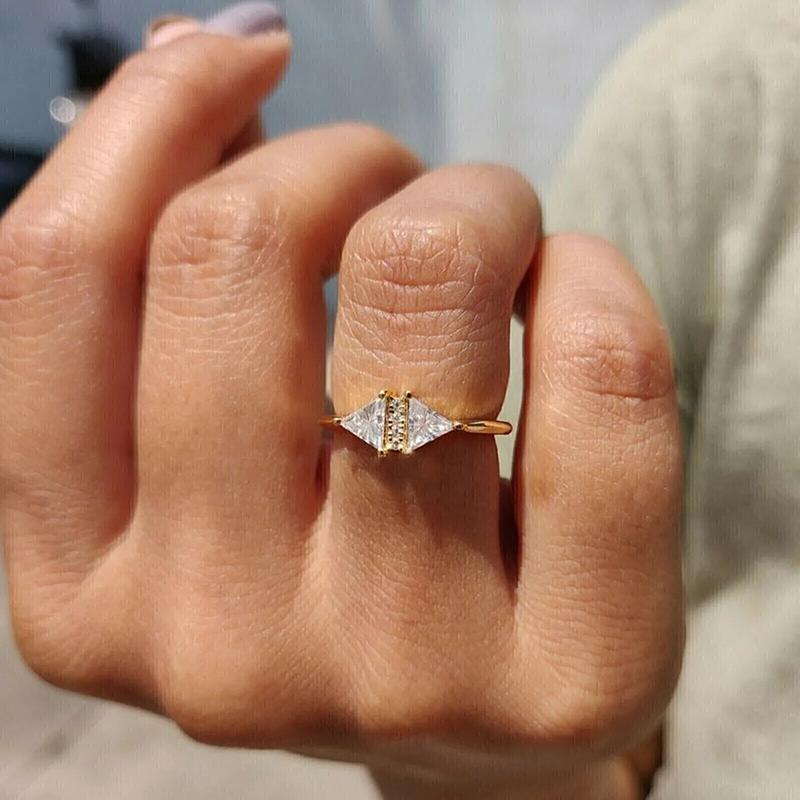 Huitan Chic Luxury Triangle Zirconia Ring  Lady Gold Color Finger Jewelry for Engagement Bridal Wedding Band Accessories