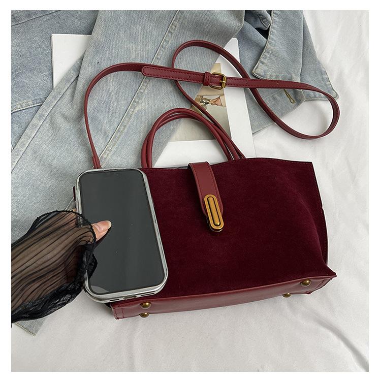 Ladies' Fashionable Vegetable Basket Tote Bag, Large Capacity Commuting Bag, Ladies' High-end Sense, Niche Hand-held Crossbody Bag