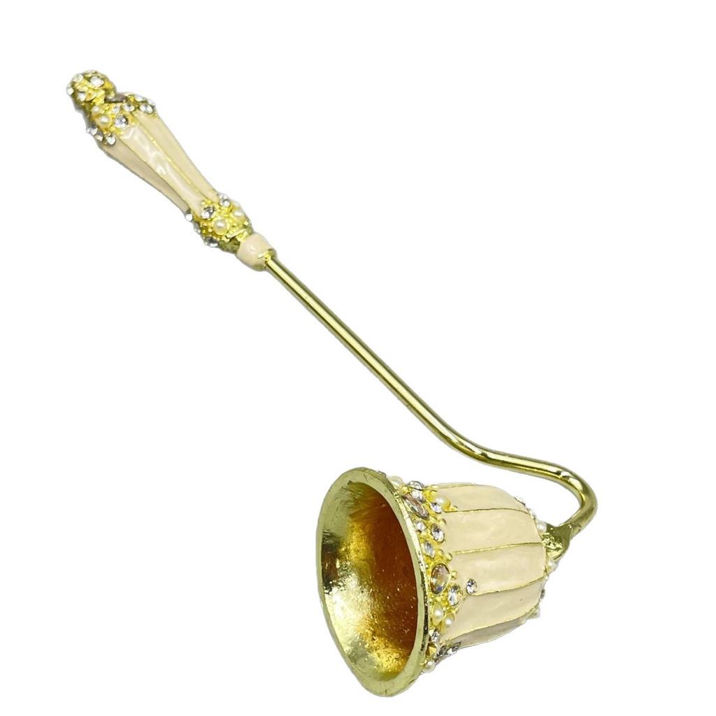 Vintage Candle Snuffer with Long Handle, Classic Brass Candle Extinguisher Tool, Elegant Fire Safety Accessory for Home Decor